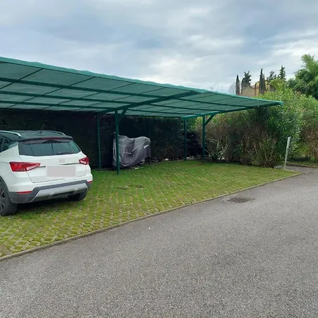 Apple Flat - Regarda Travel