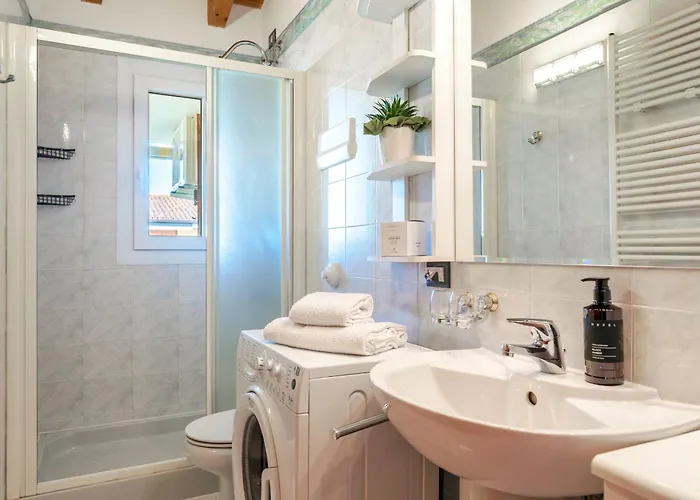 Apple Flat - Regarda Travel *