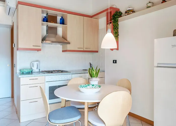 Apple Flat - Regarda Travel