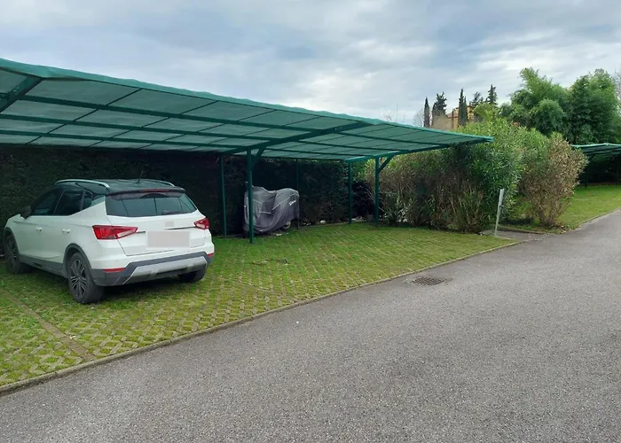 Apple Flat - Regarda Travel