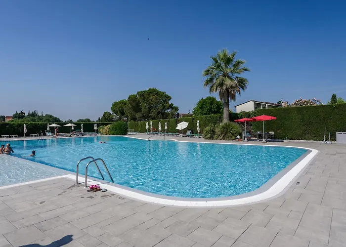 Apple Flat - Regarda Travel